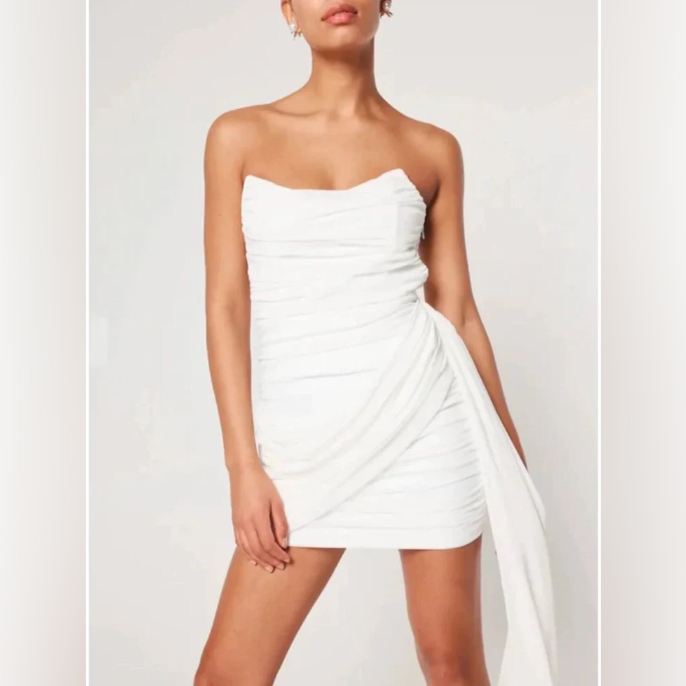 NWT Elliatt Linda Mini Dress